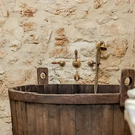 Respiro Umbria, 1500s With Unique Biopool Вилла
